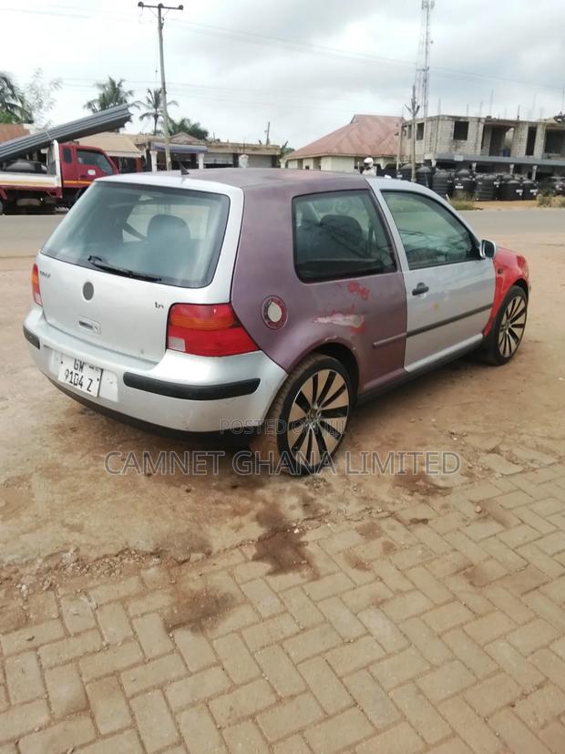 Volkswagen Golf 2000 Red