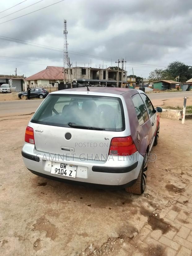 Volkswagen Golf 2000 Red