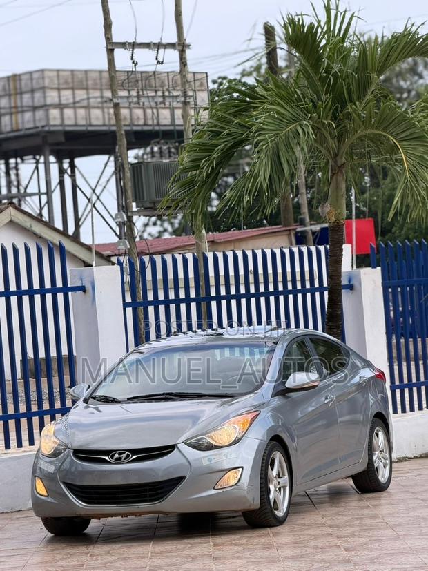 Hyundai Elantra 2012 Gray