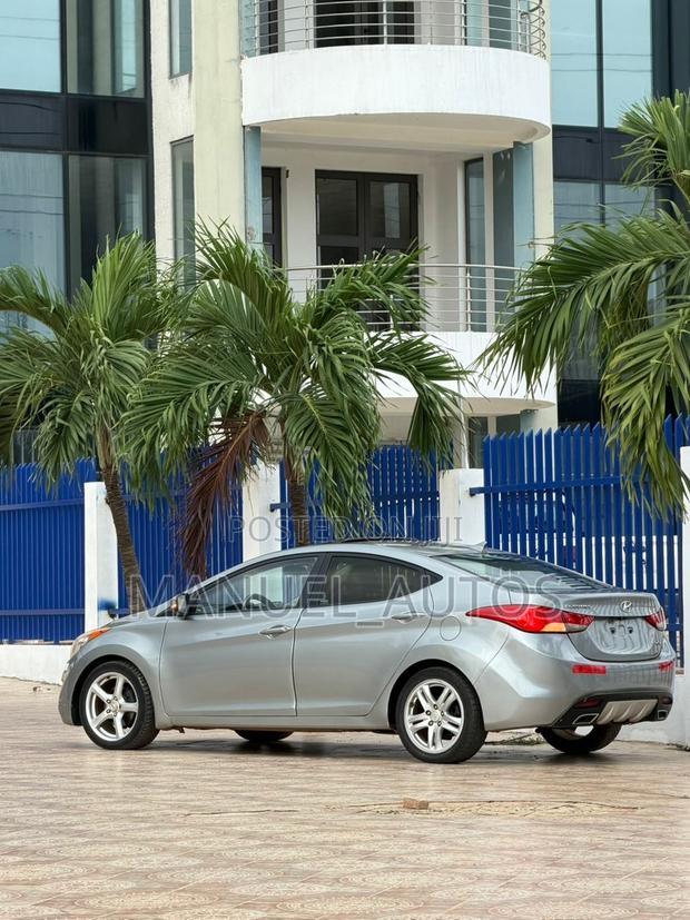 Hyundai Elantra 2012 Gray