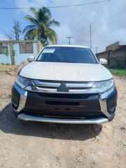 Mitsubishi Outlander 2018 White for sale