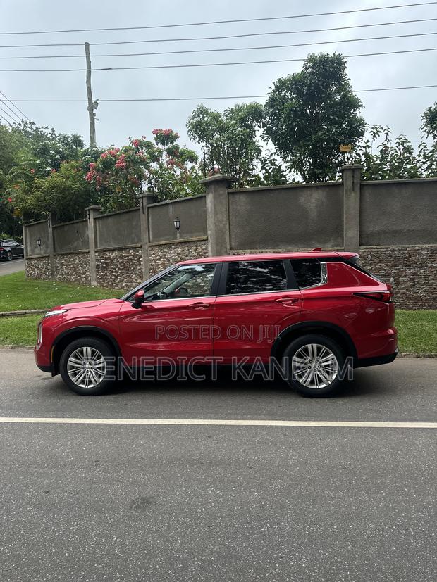 Mitsubishi Outlander SE 2024 Red
