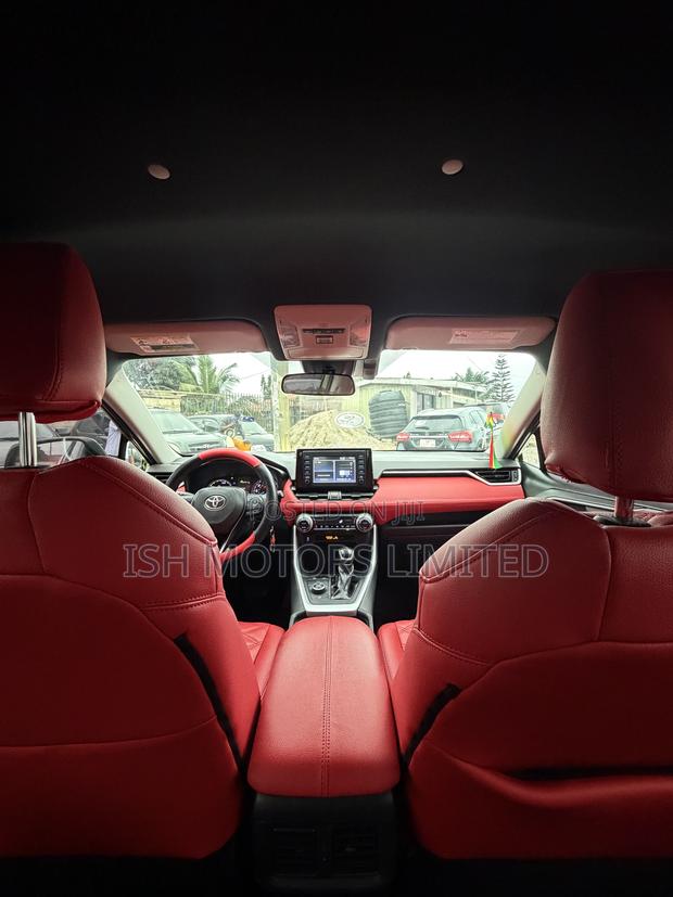 Toyota RAV4 XLE Premium AWD 2020 Green