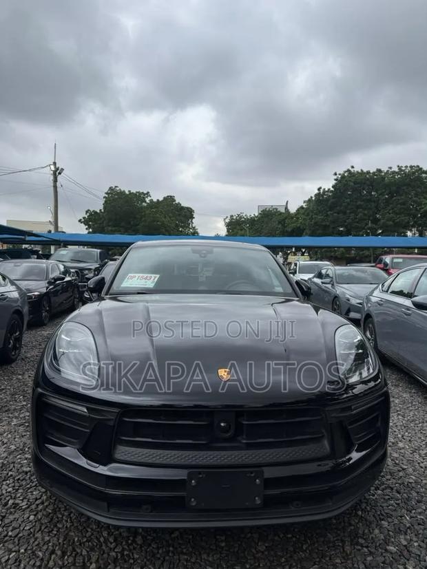 New Porsche Macan 2025 Black