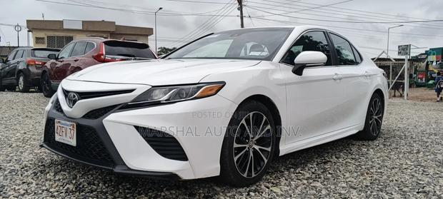 Toyota Camry 2019 White
