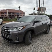 Toyota Highlander XLE 2019 Brown for sale