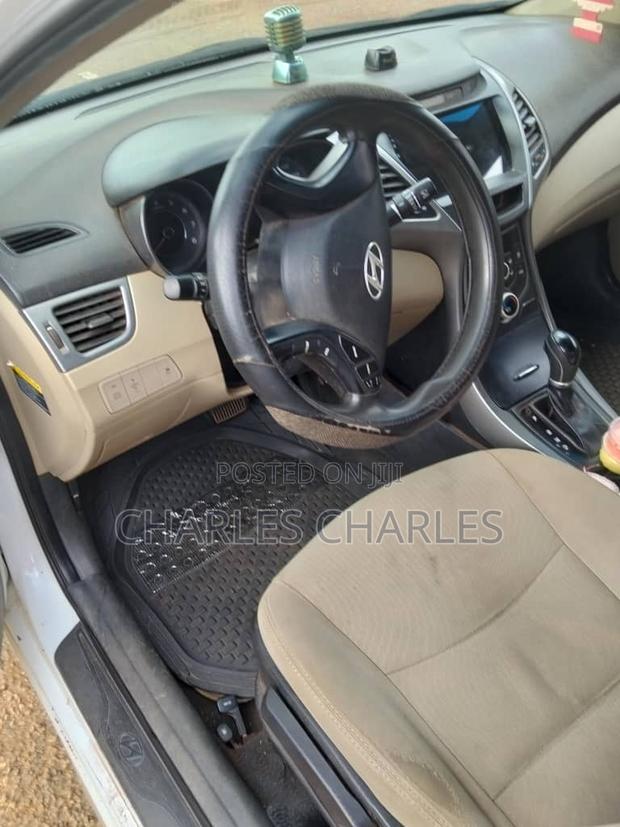 Hyundai Elantra 2016 White