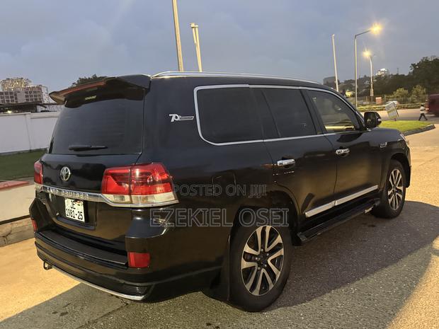 Toyota Land Cruiser 5.7 V8 2012 Black