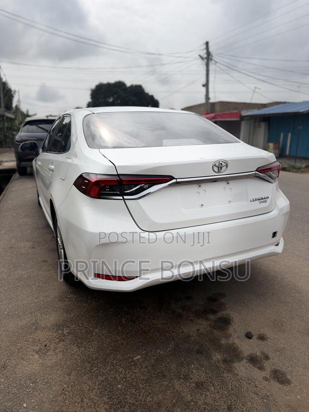 Toyota Corolla 2020 White