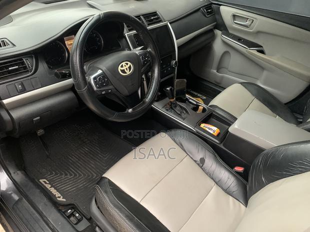Toyota Camry 2018 Gray