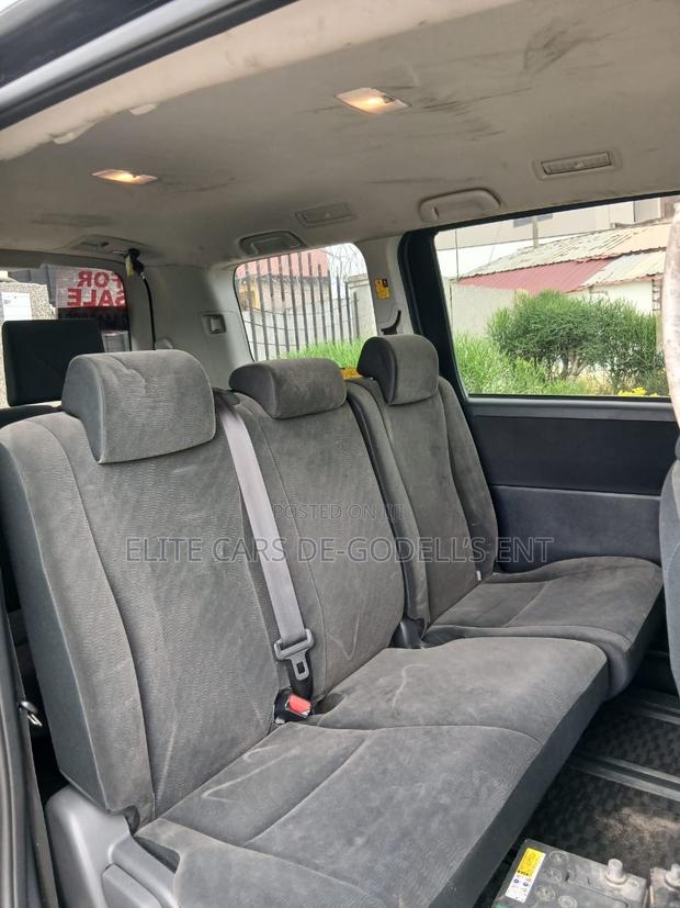 Toyota Voxy X L Edition 2WD 8-Seater 2012 Black