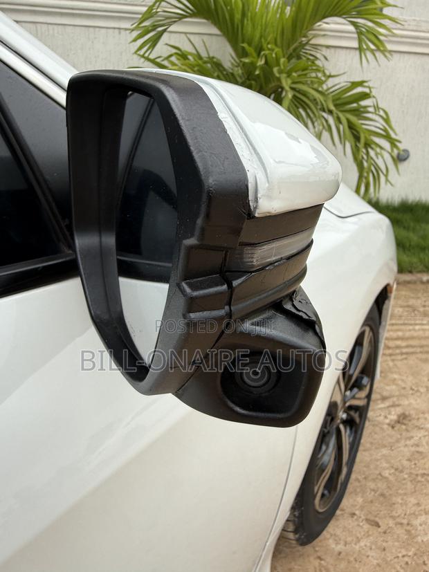 Honda Civic Touring 4dr Sedan (1.5L 4cyl) 2016 White