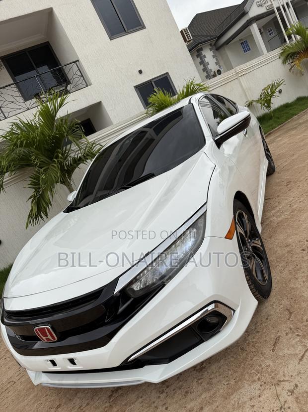 Honda Civic Touring 4dr Sedan (1.5L 4cyl) 2016 White