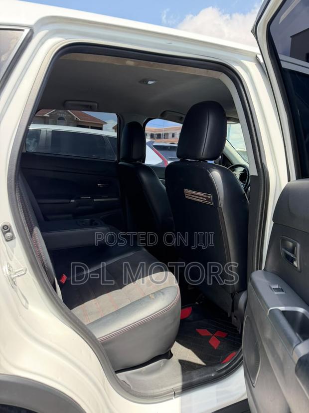 Mitsubishi Outlander SE AWC 2017 White