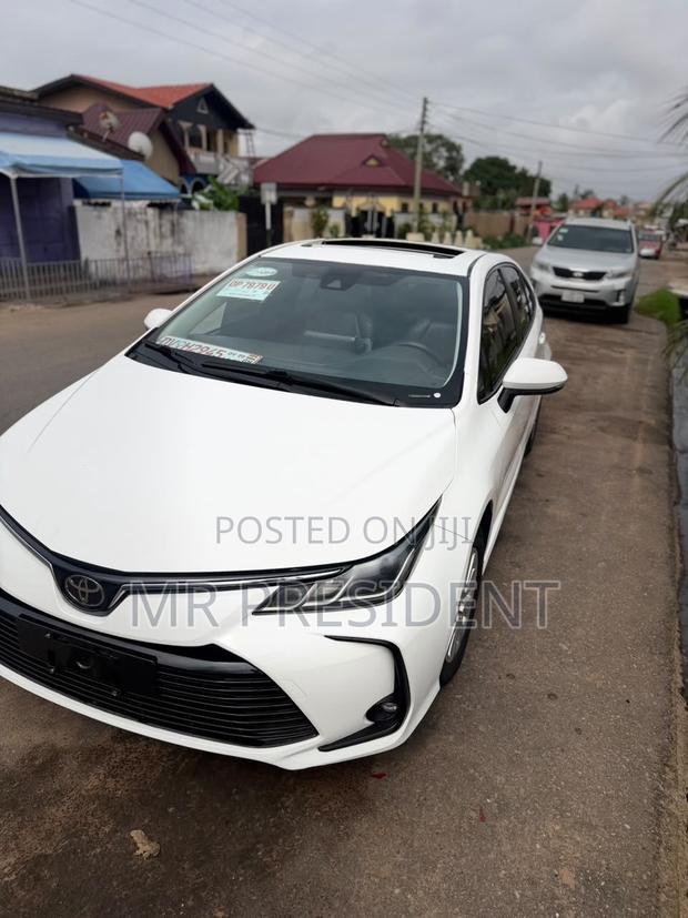 Toyota Corolla SE 2020 White