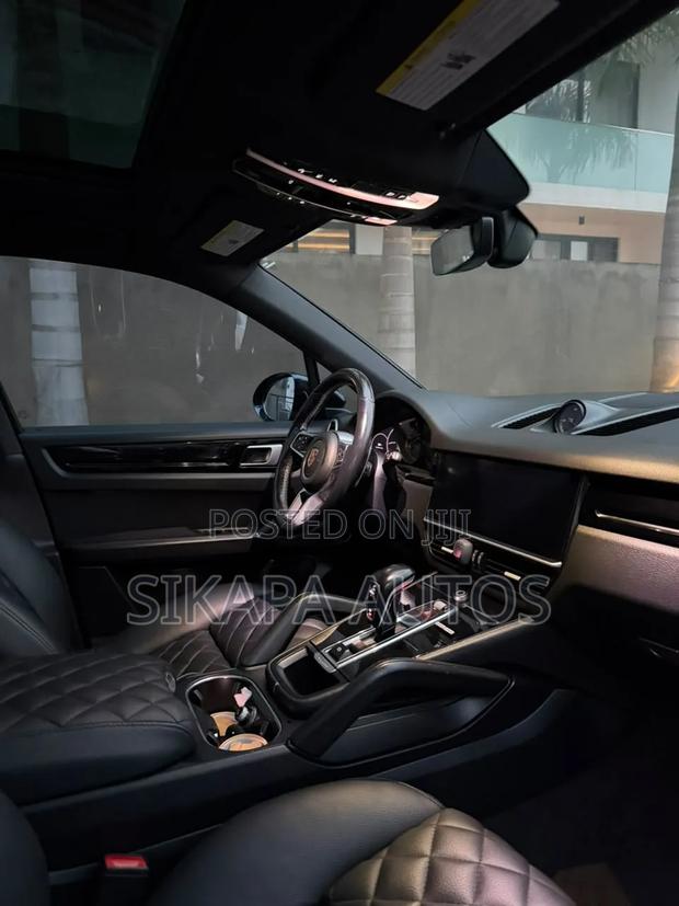 Porsche Cayenne 2020 Black