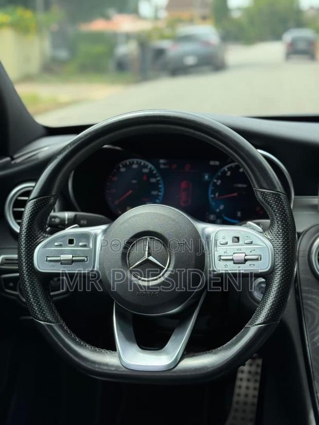 Mercedes-Benz C300 2020 Silver