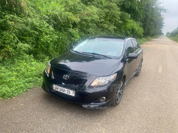 Toyota Corolla 2010 Black