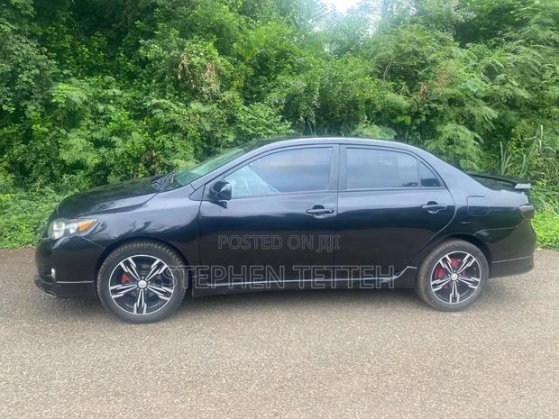 Toyota Corolla 2010 Black