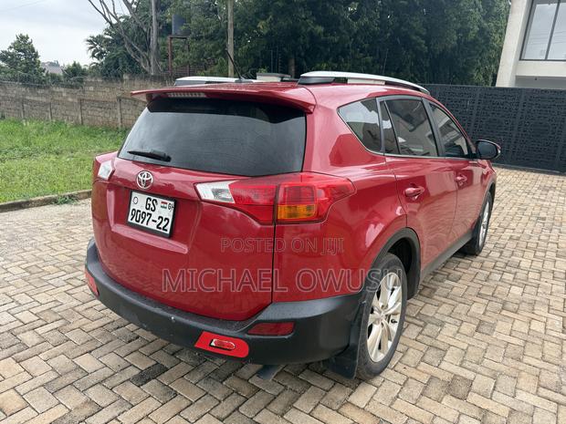 Toyota RAV4 2015 Red