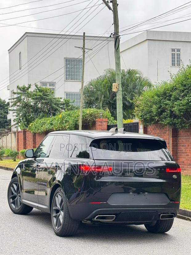 Rover Land 2025 Black