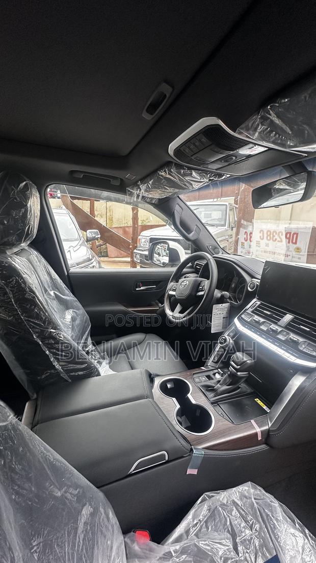 New Toyota Land Cruiser 2024 White