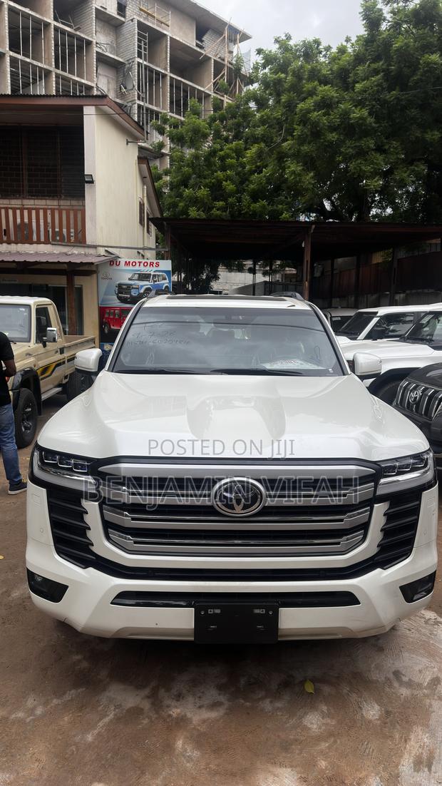 New Toyota Land Cruiser 2024 White