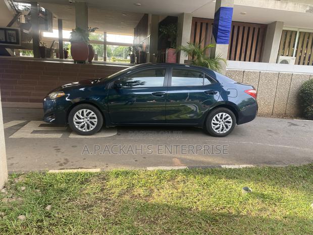 Toyota Corolla LE Eco (1.8L 4cyl 2A) 2019 Blue