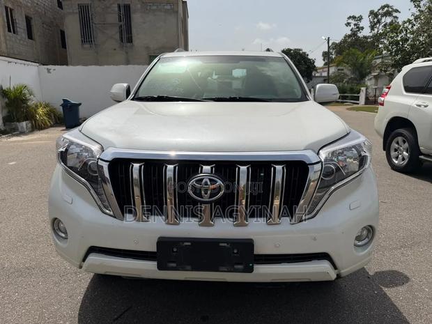 Toyota Land Cruiser Prado 2017 White
