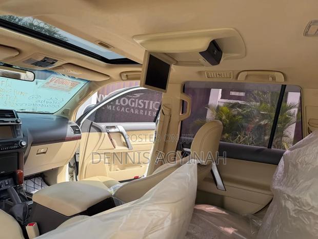Toyota Land Cruiser Prado 2017 White