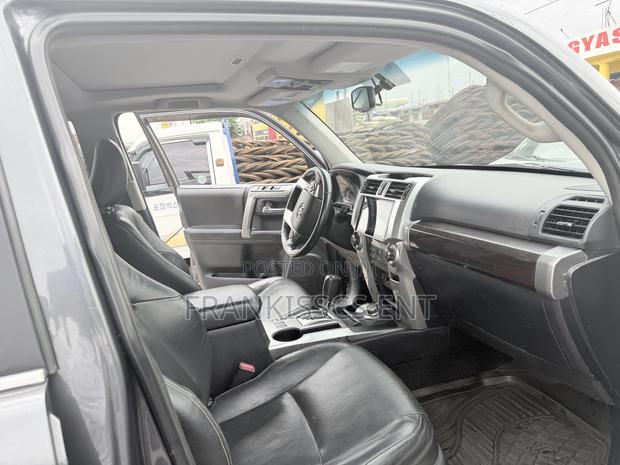 Toyota 4-Runner Limited 4dr 4x4 (4.0L 6cyl 5A) 2017 Gray