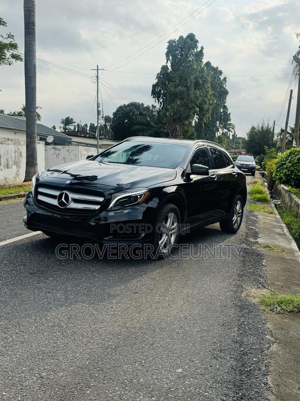 Mercedes-Benz GLA 250 2016 Black