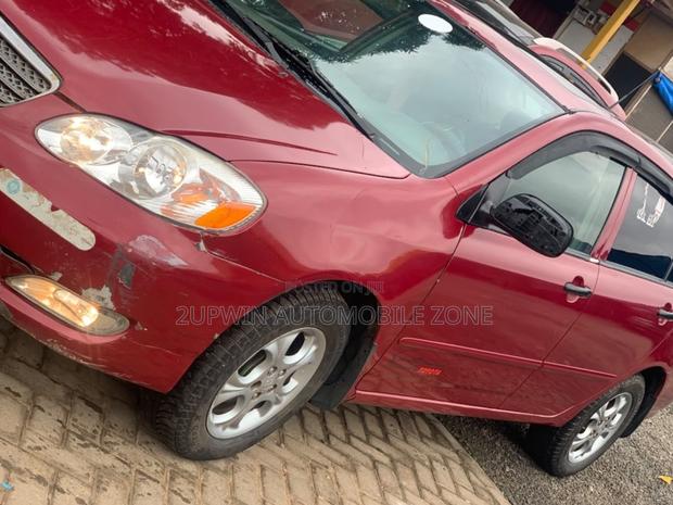 Toyota Corolla 2012 Red