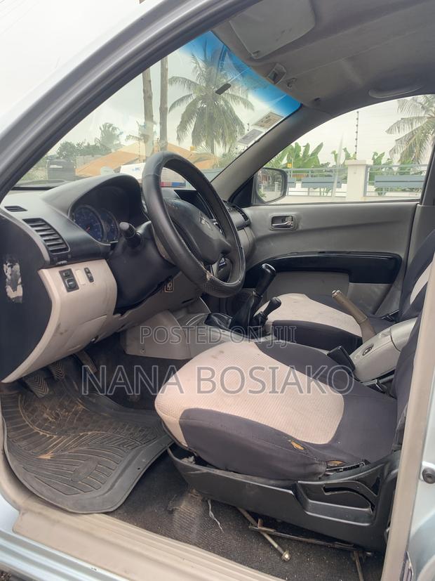 Mitsubishi L200 2010 Blue