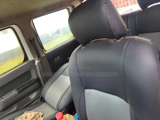 Nissan Hardbody 2005 White