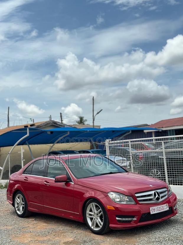 Mercedes-Benz C250 2013 Red