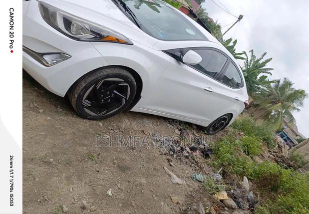 Hyundai Elantra 2016 White