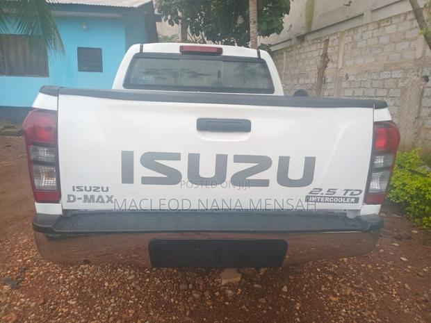 Isuzu D-MAX 2016 White