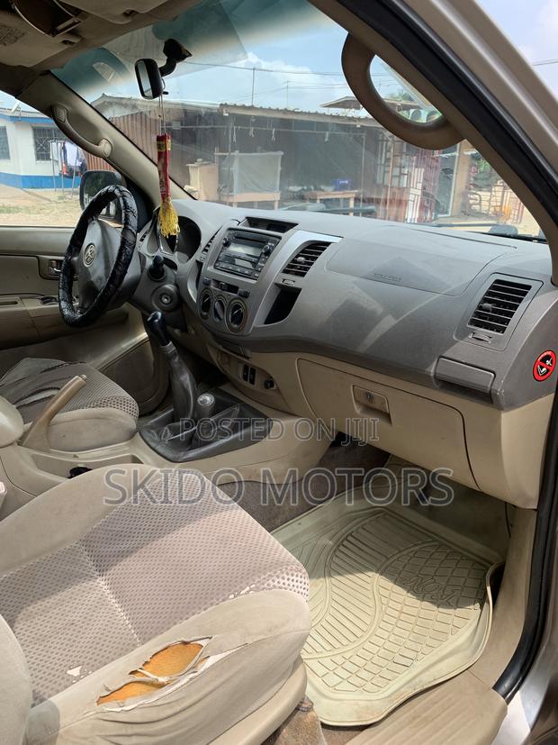 Toyota Fortuner 3.0 D RWD 2009 Gold