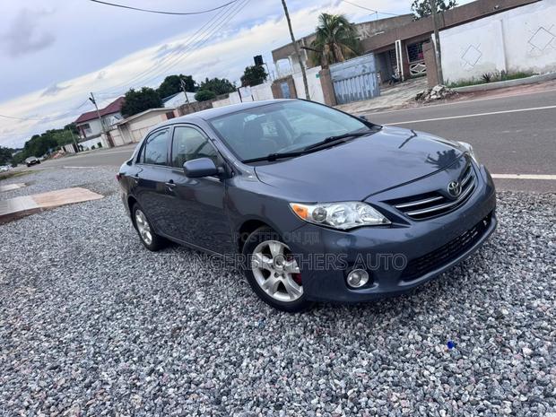Toyota Toyoace 2012 Gray