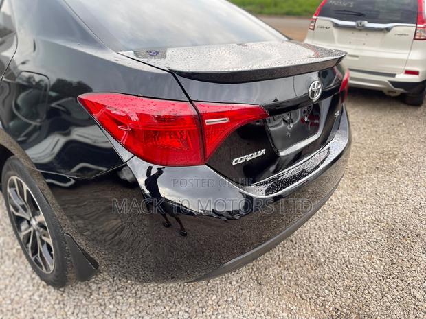 Toyota Corolla SE Special Edition 4dr Sedan (1.8L 4cyl CVT) 2017 Black