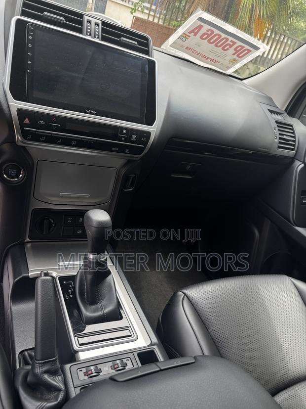 Toyota Land Cruiser Prado 2022 Gray
