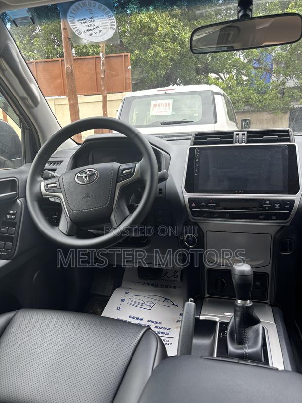 Toyota Land Cruiser Prado 2022 Gray