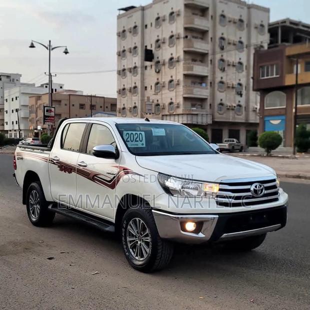 Toyota Hilux 2020 White