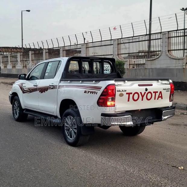 Toyota Hilux 2020 White