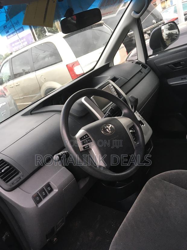 Toyota Voxy 2011 Black