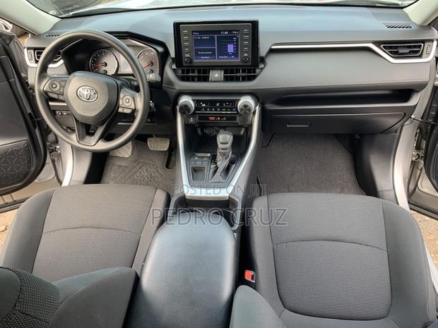 Toyota RAV4 2019 Gray