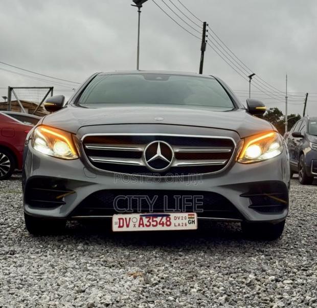 Mercedes-Benz E300 4Matic AWD Sedan (2.0L 4cyl 9A) 2017 Gray