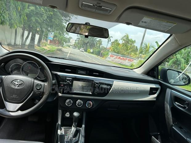 Toyota Corolla LE 4dr Sedan (1.8L 4cyl CVT) 2016 Black