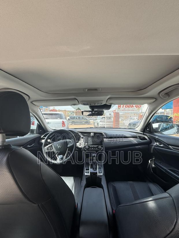 Honda Civic Touring Sedan 2019 White
